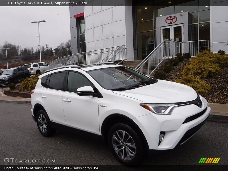 Super White / Black 2018 Toyota RAV4 XLE AWD