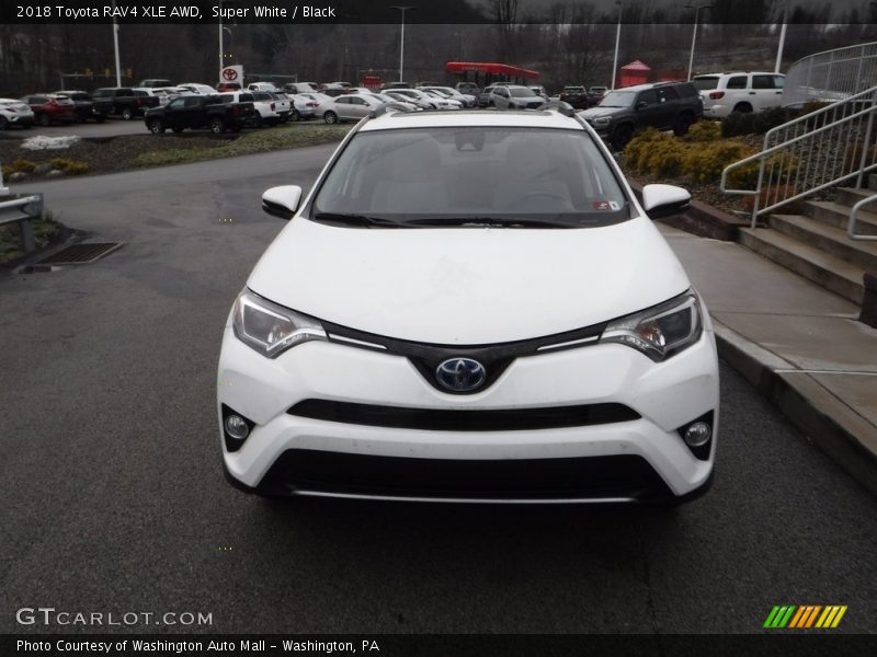 Super White / Black 2018 Toyota RAV4 XLE AWD