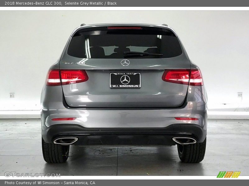 Selenite Grey Metallic / Black 2018 Mercedes-Benz GLC 300