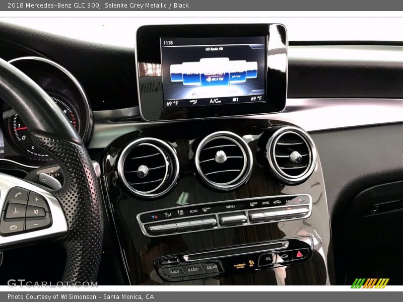 Selenite Grey Metallic / Black 2018 Mercedes-Benz GLC 300