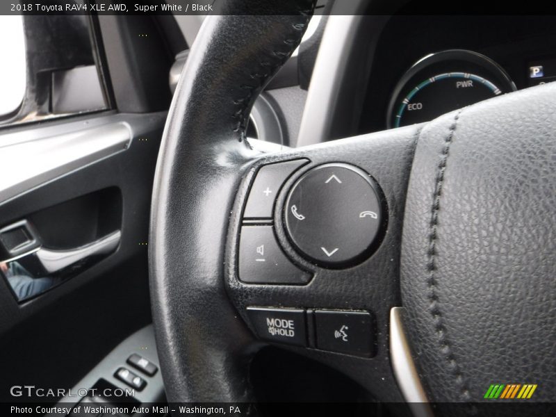 Super White / Black 2018 Toyota RAV4 XLE AWD