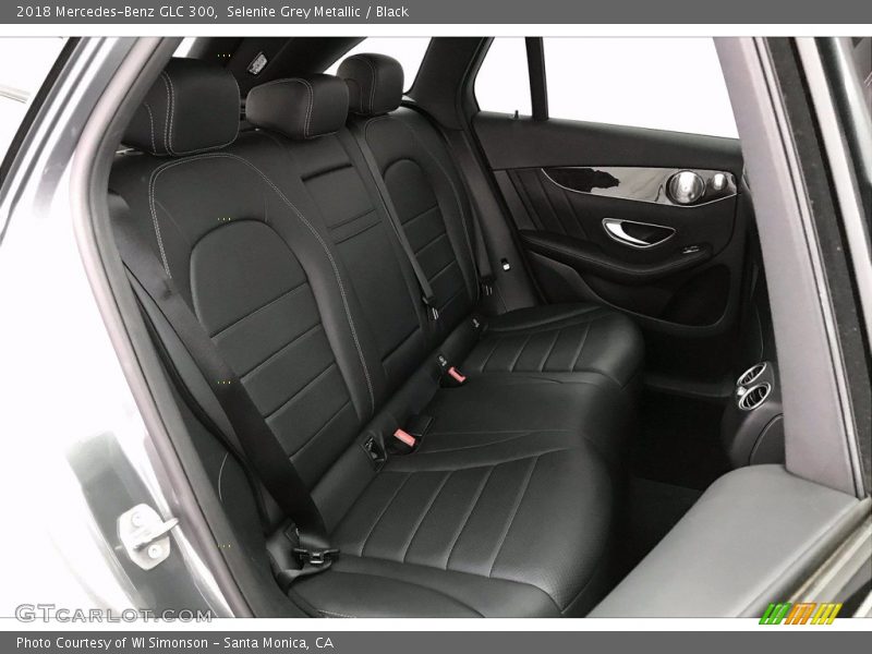 Selenite Grey Metallic / Black 2018 Mercedes-Benz GLC 300