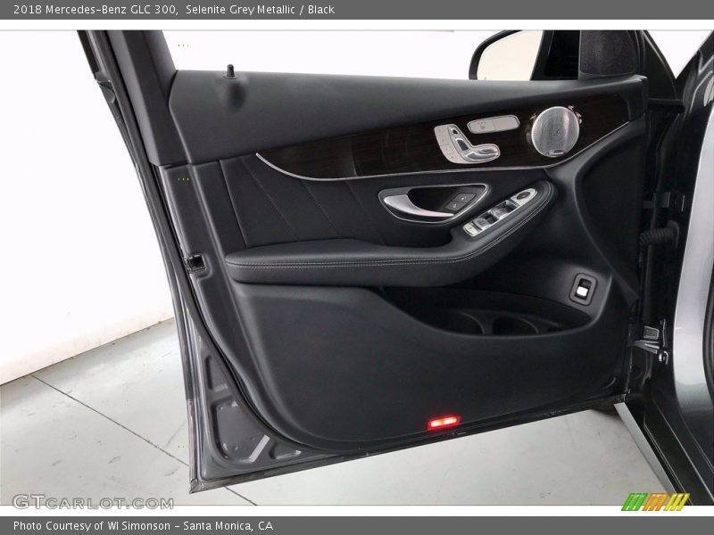 Selenite Grey Metallic / Black 2018 Mercedes-Benz GLC 300