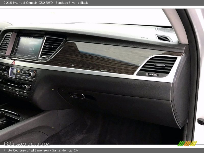 Dashboard of 2018 Genesis G80 RWD