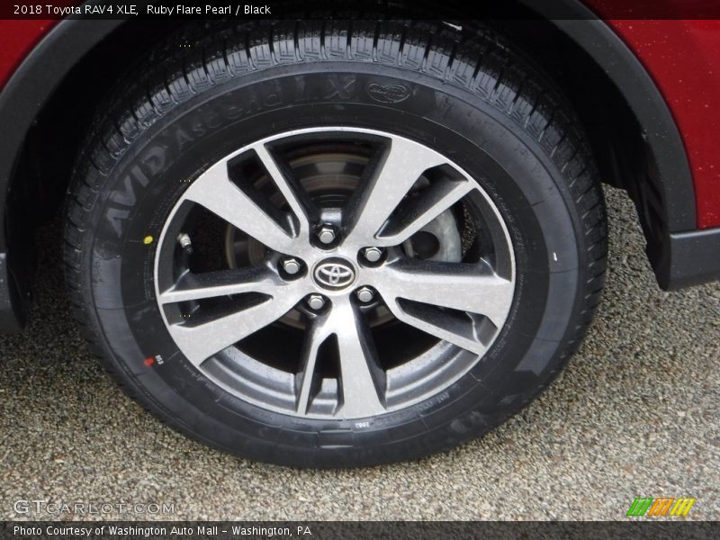 Ruby Flare Pearl / Black 2018 Toyota RAV4 XLE
