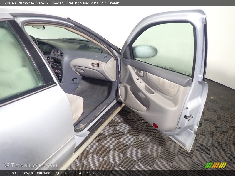 Sterling Silver Metallic / Pewter 2004 Oldsmobile Alero GL1 Sedan