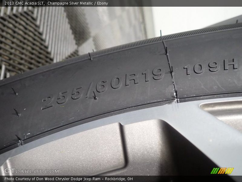 Champagne Silver Metallic / Ebony 2013 GMC Acadia SLT
