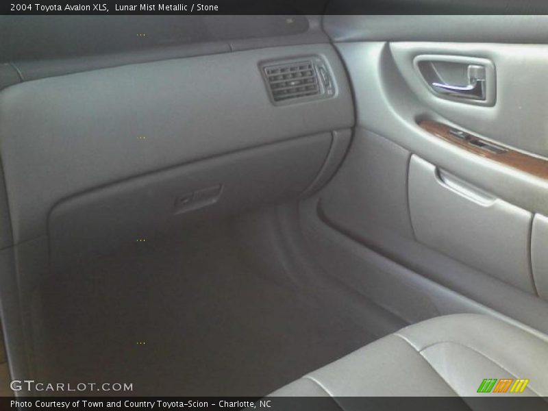 Lunar Mist Metallic / Stone 2004 Toyota Avalon XLS