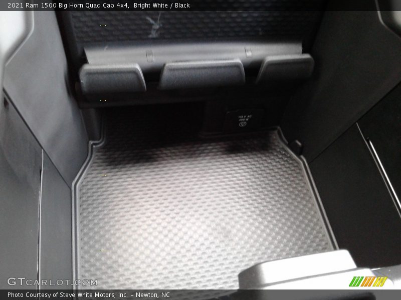 Bright White / Black 2021 Ram 1500 Big Horn Quad Cab 4x4