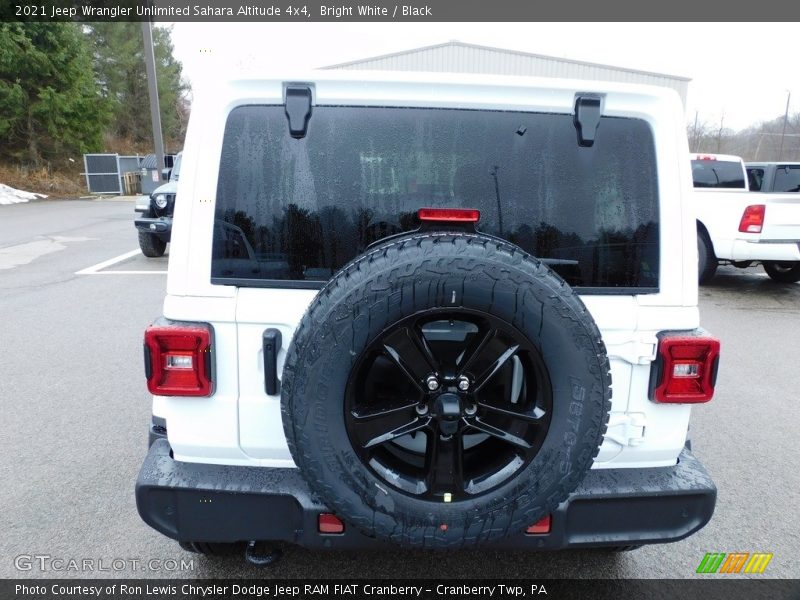 Bright White / Black 2021 Jeep Wrangler Unlimited Sahara Altitude 4x4