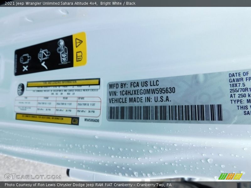 Bright White / Black 2021 Jeep Wrangler Unlimited Sahara Altitude 4x4