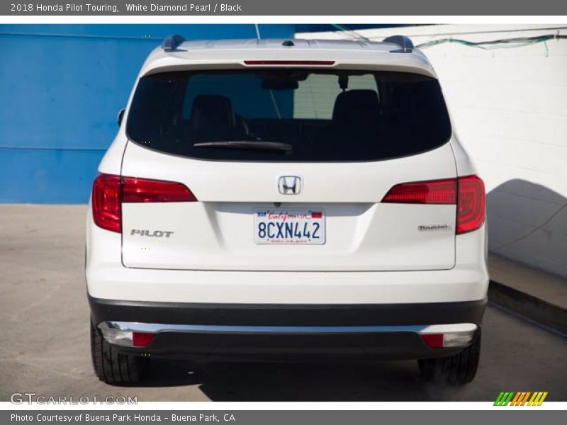 White Diamond Pearl / Black 2018 Honda Pilot Touring