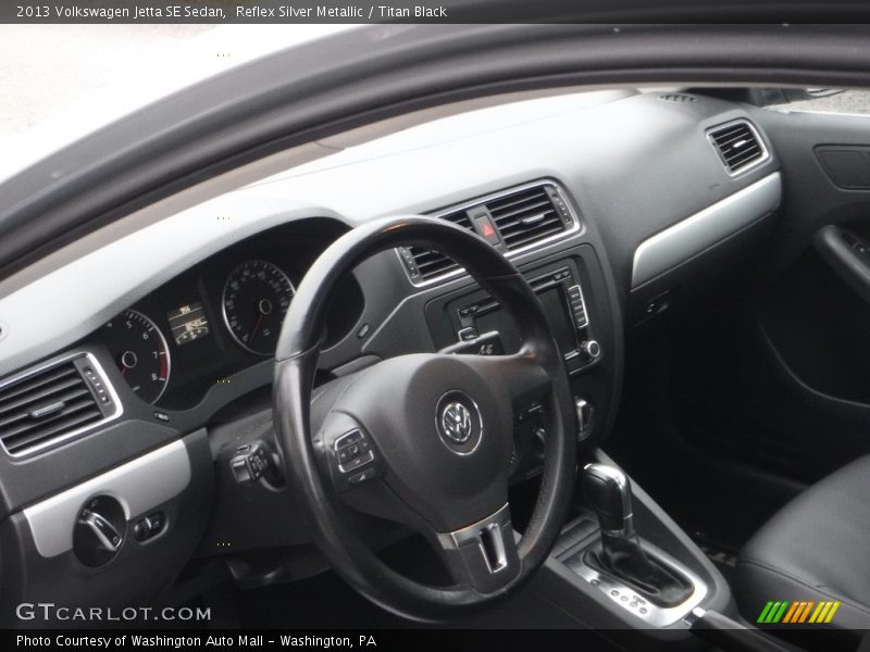 Reflex Silver Metallic / Titan Black 2013 Volkswagen Jetta SE Sedan