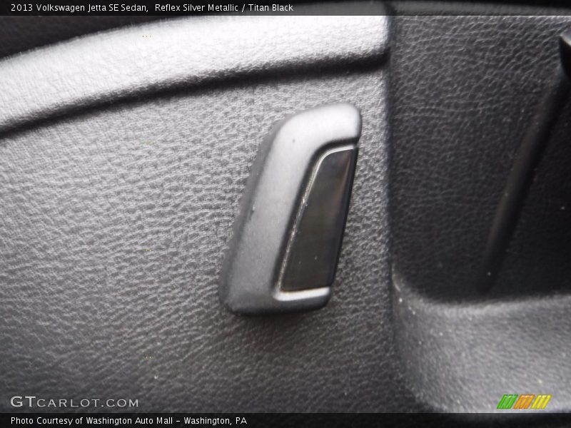 Reflex Silver Metallic / Titan Black 2013 Volkswagen Jetta SE Sedan