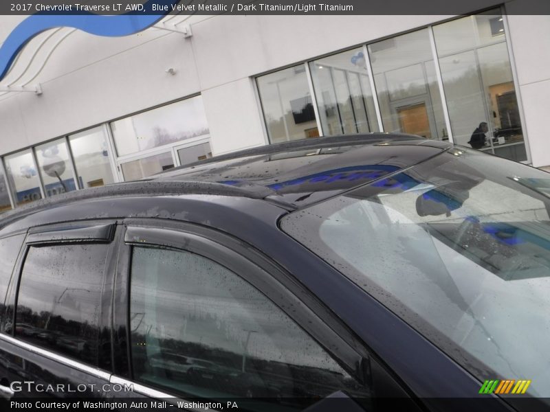 Blue Velvet Metallic / Dark Titanium/Light Titanium 2017 Chevrolet Traverse LT AWD