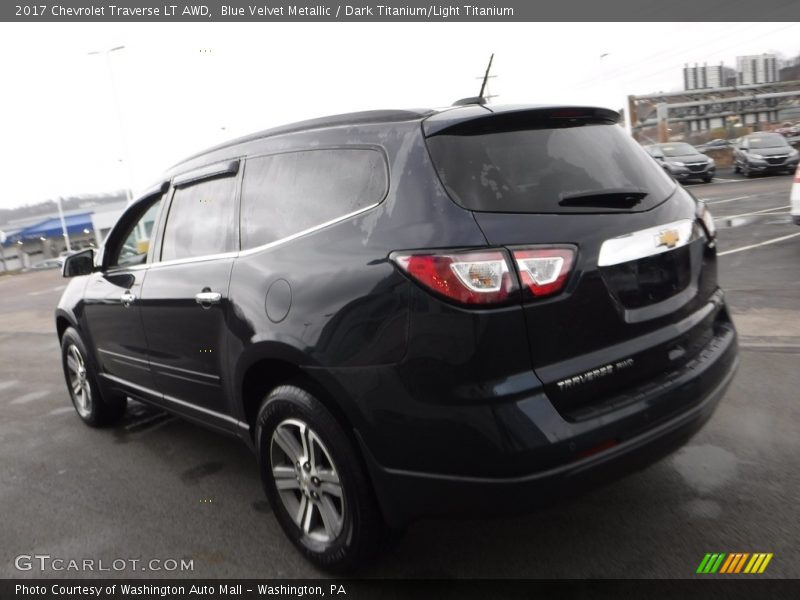 Blue Velvet Metallic / Dark Titanium/Light Titanium 2017 Chevrolet Traverse LT AWD