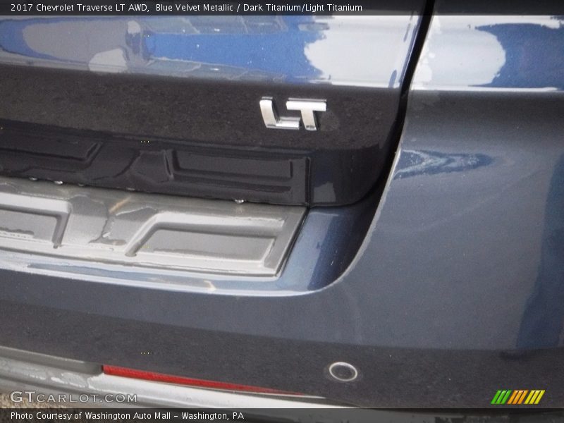 Blue Velvet Metallic / Dark Titanium/Light Titanium 2017 Chevrolet Traverse LT AWD