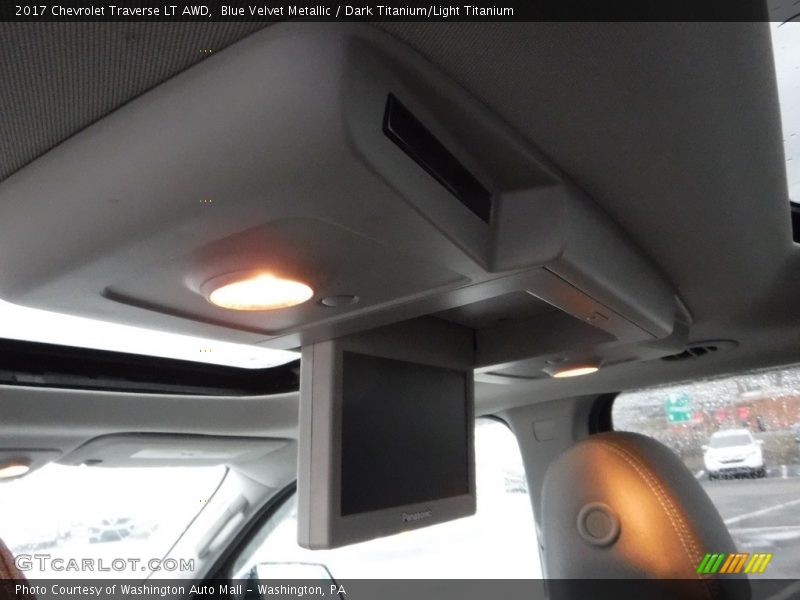 Blue Velvet Metallic / Dark Titanium/Light Titanium 2017 Chevrolet Traverse LT AWD