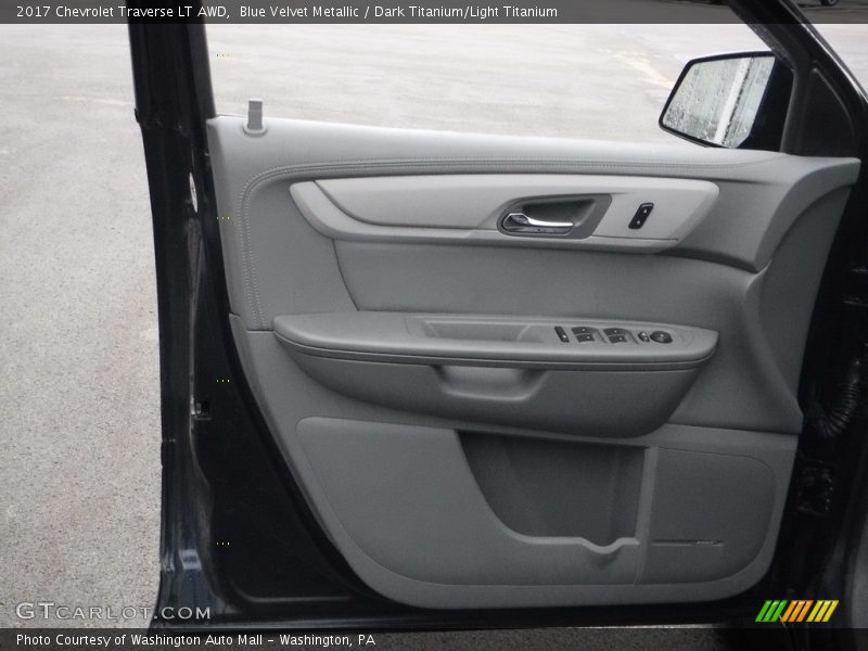 Blue Velvet Metallic / Dark Titanium/Light Titanium 2017 Chevrolet Traverse LT AWD