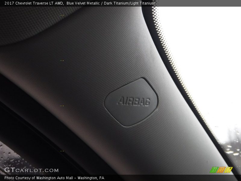 Blue Velvet Metallic / Dark Titanium/Light Titanium 2017 Chevrolet Traverse LT AWD