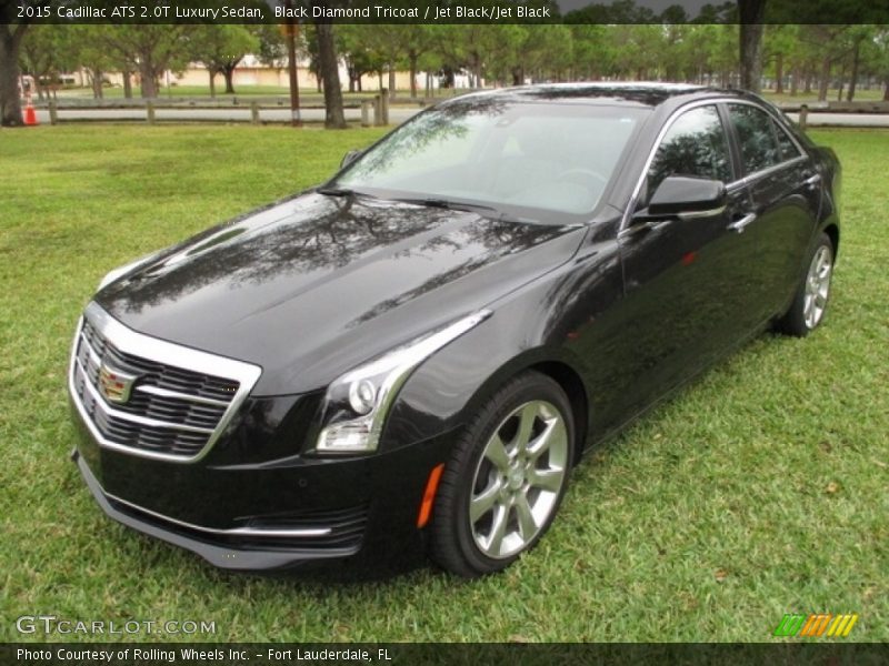 Front 3/4 View of 2015 ATS 2.0T Luxury Sedan