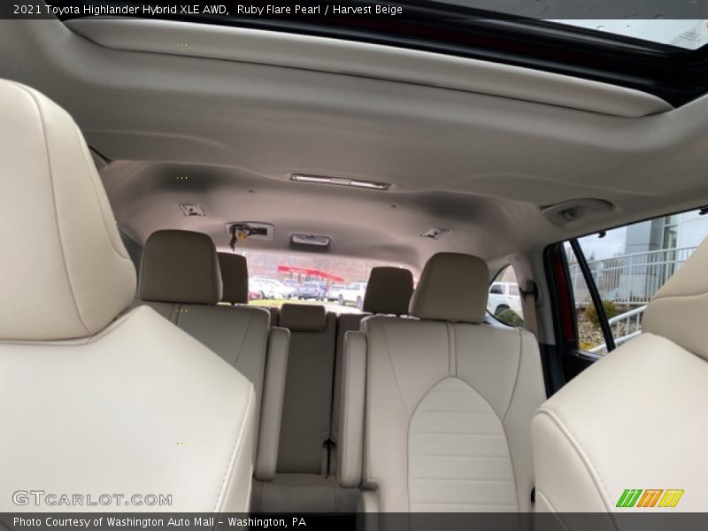 Ruby Flare Pearl / Harvest Beige 2021 Toyota Highlander Hybrid XLE AWD