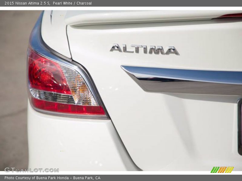 Pearl White / Charcoal 2015 Nissan Altima 2.5 S