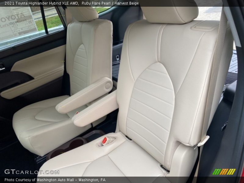 Ruby Flare Pearl / Harvest Beige 2021 Toyota Highlander Hybrid XLE AWD