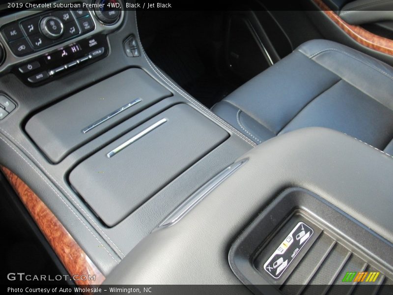 Black / Jet Black 2019 Chevrolet Suburban Premier 4WD