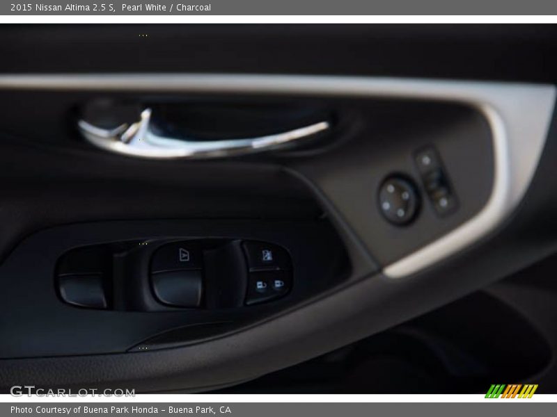 Pearl White / Charcoal 2015 Nissan Altima 2.5 S
