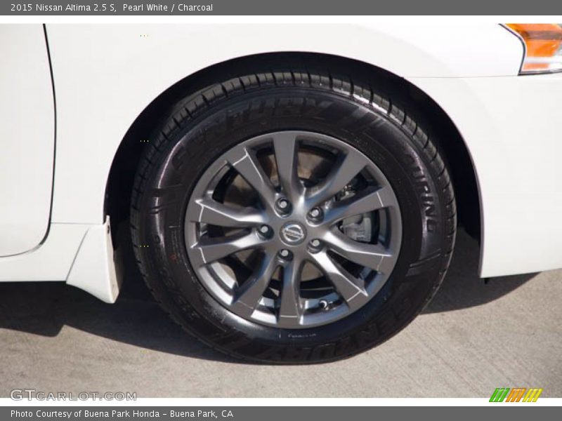 Pearl White / Charcoal 2015 Nissan Altima 2.5 S