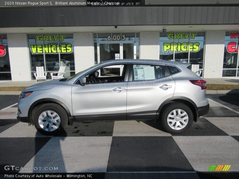 Brilliant Aluminum Metallic / Charcoal 2020 Nissan Rogue Sport S