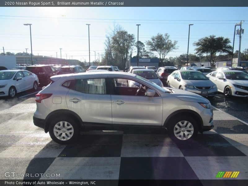 Brilliant Aluminum Metallic / Charcoal 2020 Nissan Rogue Sport S