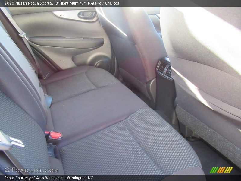 Brilliant Aluminum Metallic / Charcoal 2020 Nissan Rogue Sport S