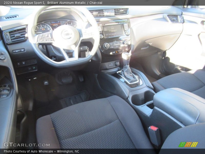 Brilliant Aluminum Metallic / Charcoal 2020 Nissan Rogue Sport S