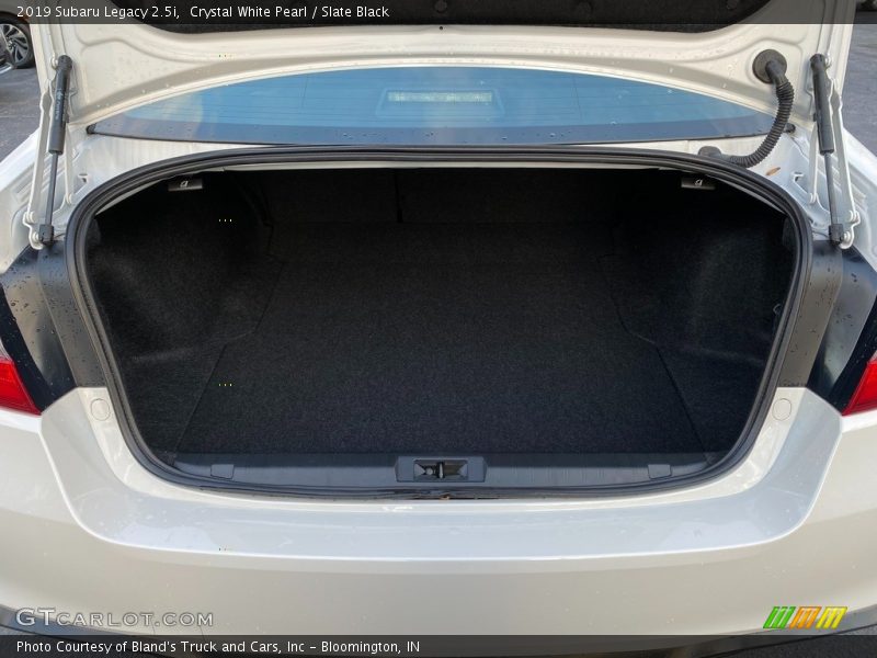 Crystal White Pearl / Slate Black 2019 Subaru Legacy 2.5i