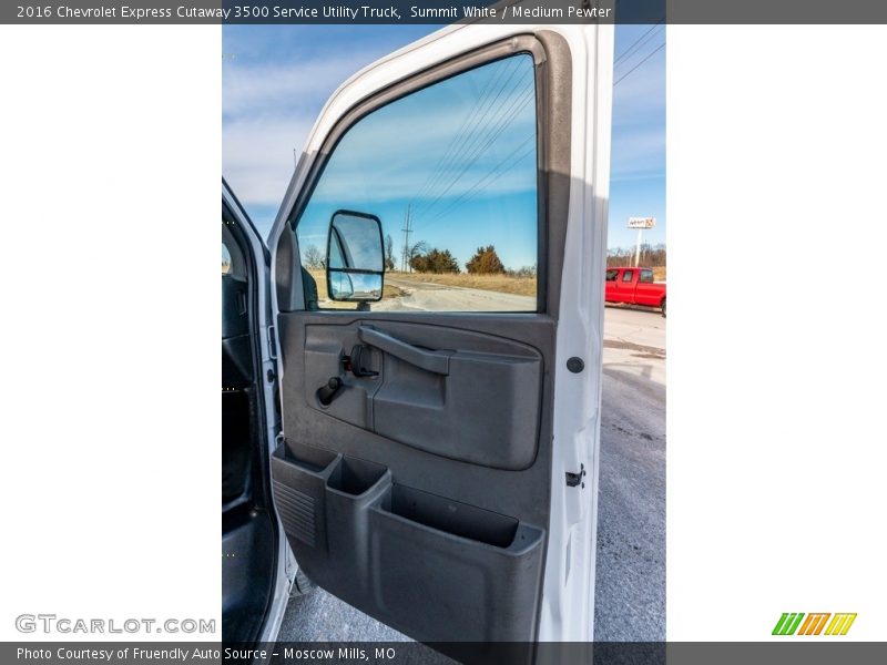 Summit White / Medium Pewter 2016 Chevrolet Express Cutaway 3500 Service Utility Truck