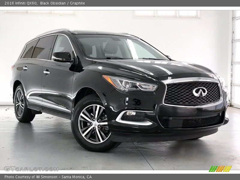 Front 3/4 View of 2016 QX60 