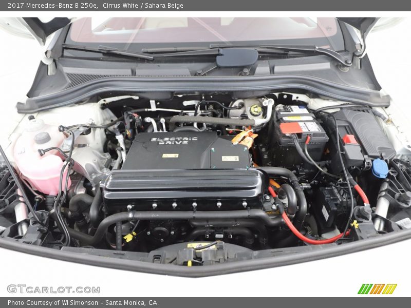 Cirrus White / Sahara Beige 2017 Mercedes-Benz B 250e