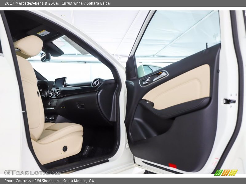 Cirrus White / Sahara Beige 2017 Mercedes-Benz B 250e