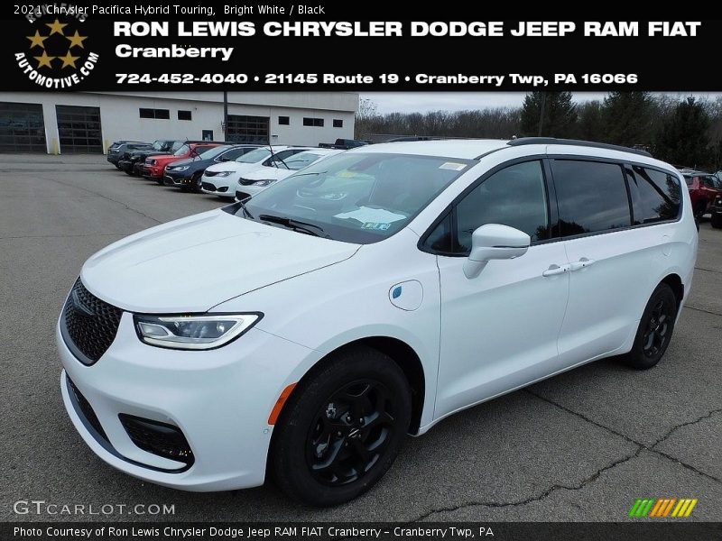Bright White / Black 2021 Chrysler Pacifica Hybrid Touring