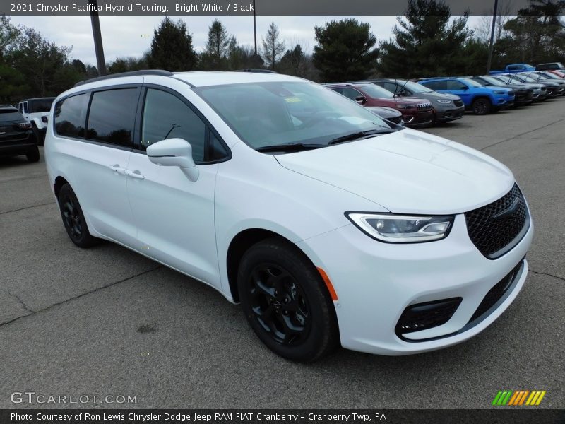 Front 3/4 View of 2021 Pacifica Hybrid Touring