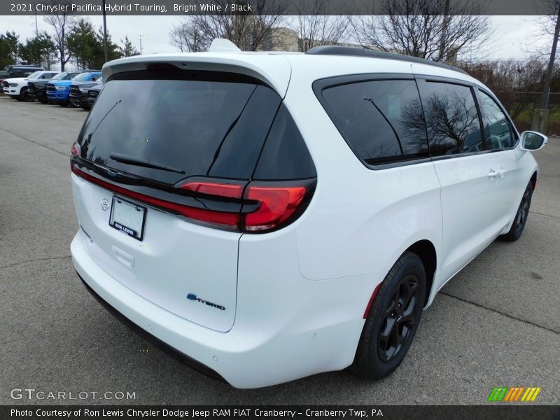 Bright White / Black 2021 Chrysler Pacifica Hybrid Touring