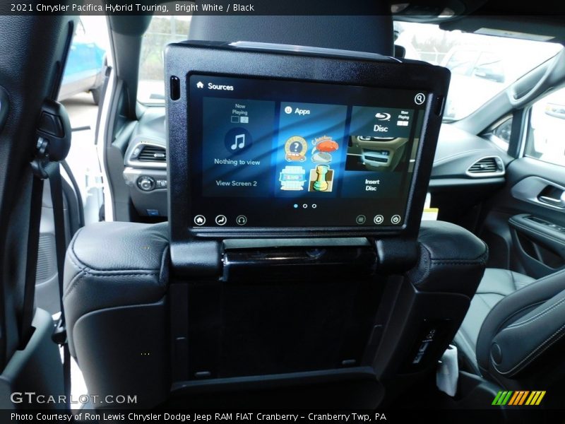 Entertainment System of 2021 Pacifica Hybrid Touring