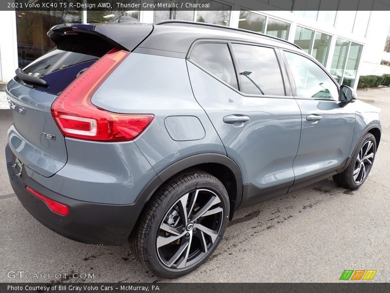 Thunder Grey Metallic / Charcoal 2021 Volvo XC40 T5 R-Design AWD