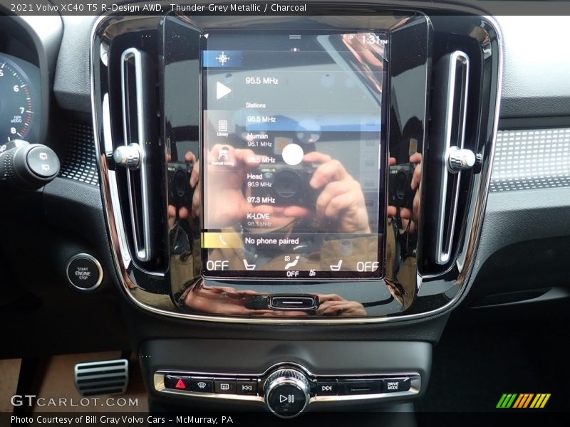Thunder Grey Metallic / Charcoal 2021 Volvo XC40 T5 R-Design AWD