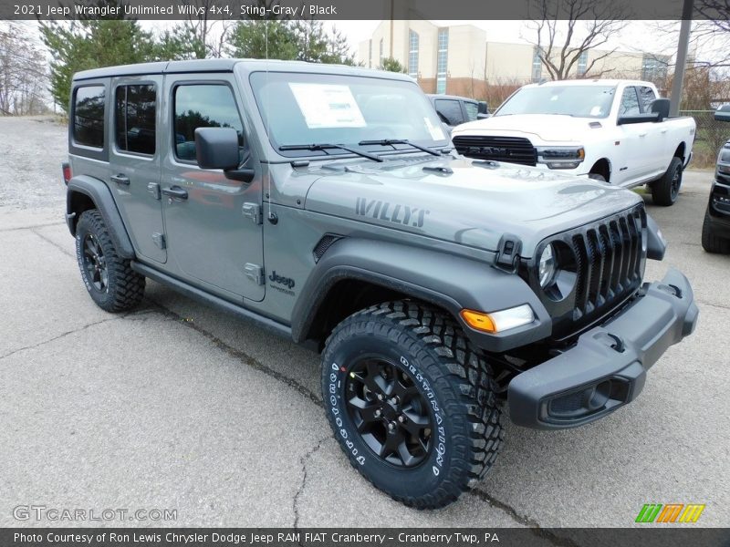 Front 3/4 View of 2021 Wrangler Unlimited Willys 4x4