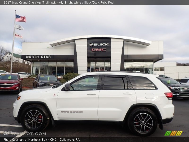 Bright White / Black/Dark Ruby Red 2017 Jeep Grand Cherokee Trailhawk 4x4