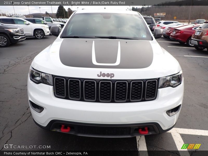 Bright White / Black/Dark Ruby Red 2017 Jeep Grand Cherokee Trailhawk 4x4