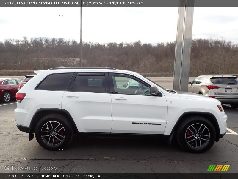 Bright White / Black/Dark Ruby Red 2017 Jeep Grand Cherokee Trailhawk 4x4